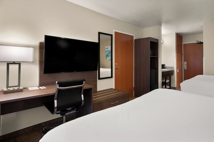 Room 33 of 38