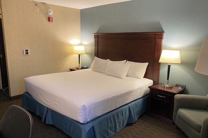 Room 14 of 33