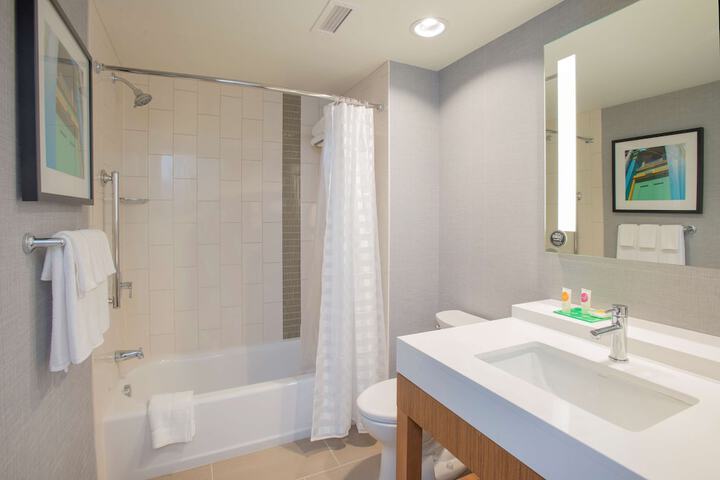 Hyatt Place Cincinnati / Sharonville Convention Center