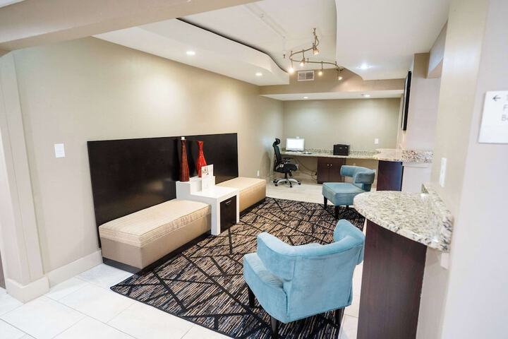 Business Center 138 of 142
