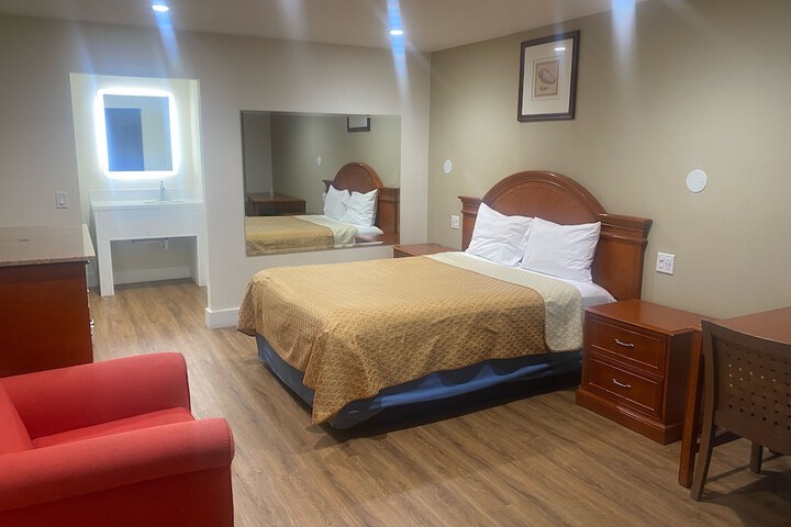 Room 18 of 19