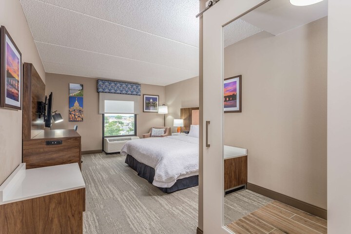 Room 43 of 71