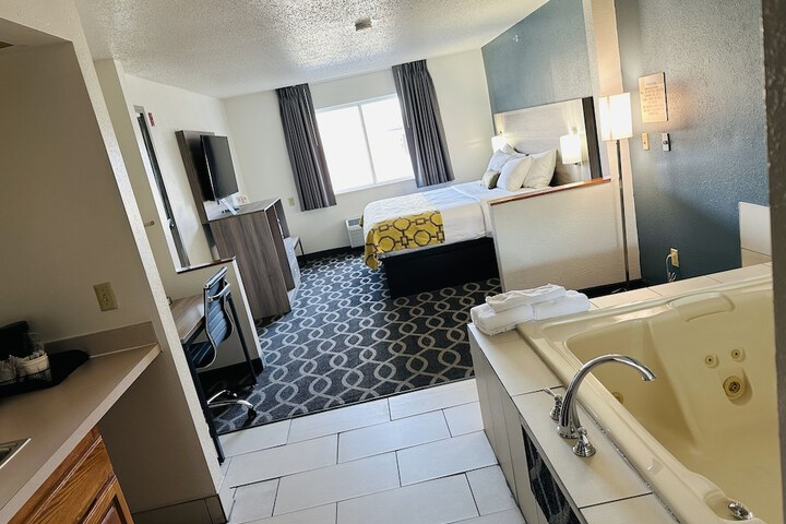 Room 7 of 38