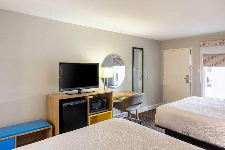 Days Inn by Wyndham Port Charlotte / Punta Gorda