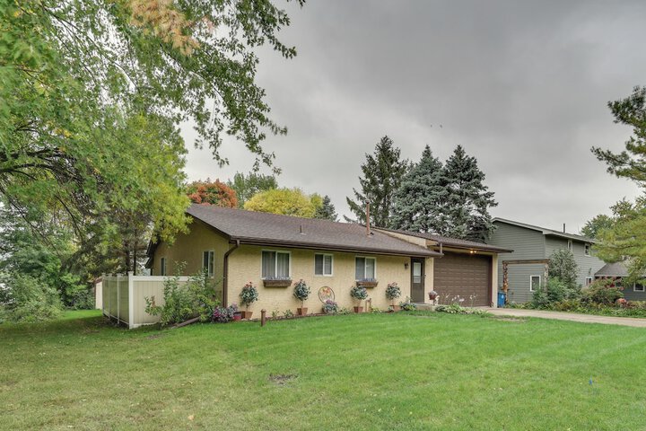 Hugo Home Direct Lake Access & Private Dock!