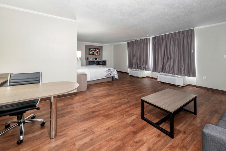Room 21 of 40