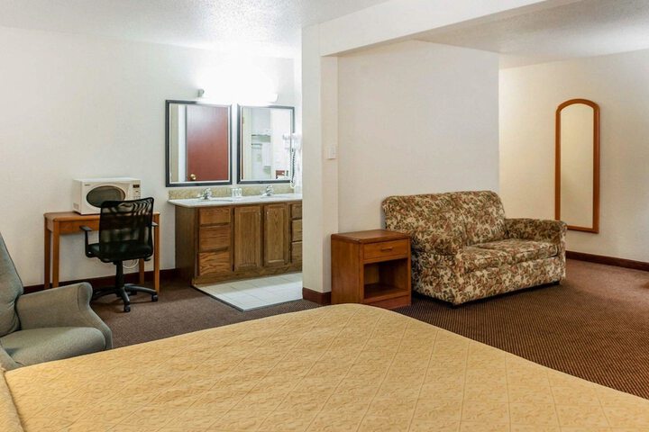 Room 11 of 26