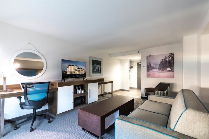 Room 14 of 37