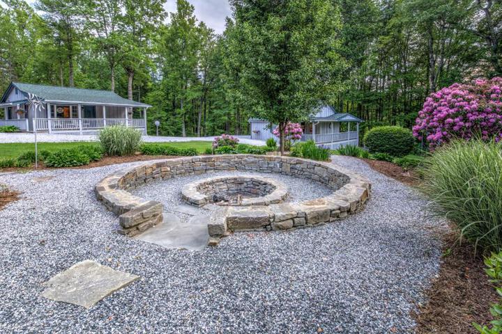 Linville Falls Lodge & Cottages