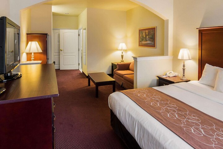 Room 15 of 33