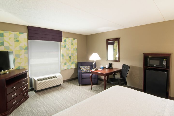 Room 13 of 37