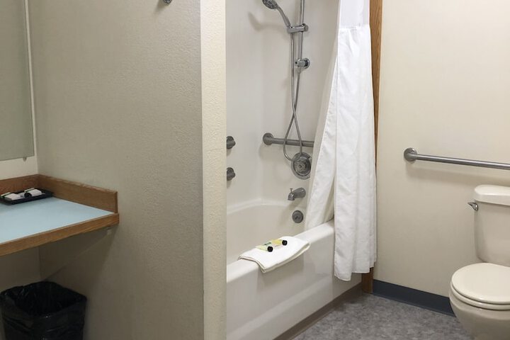 Room 14 of 34