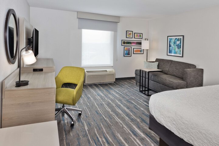 Room 11 of 36