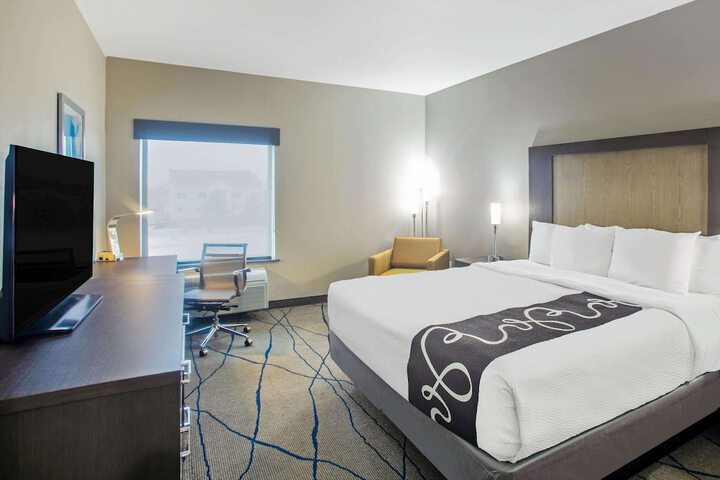 Room 10 of 30