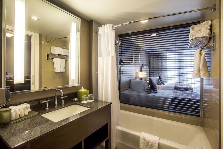 Room 10 of 43