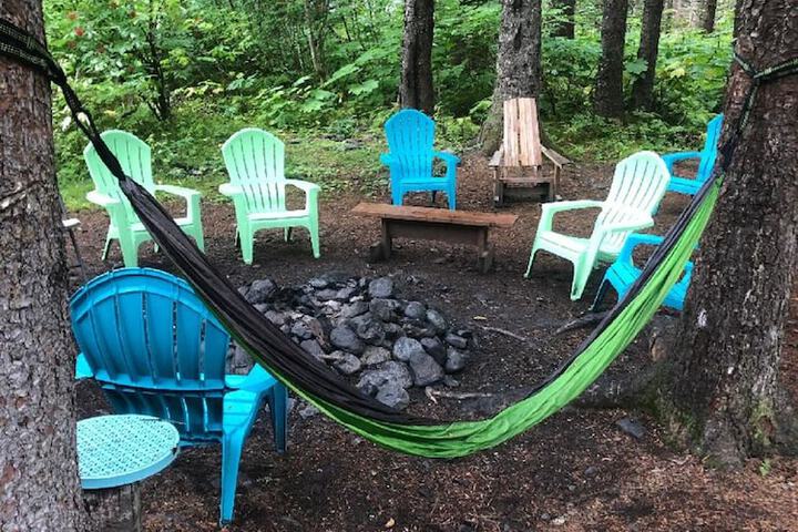 Nauti Otter Inn and Yurt Village
