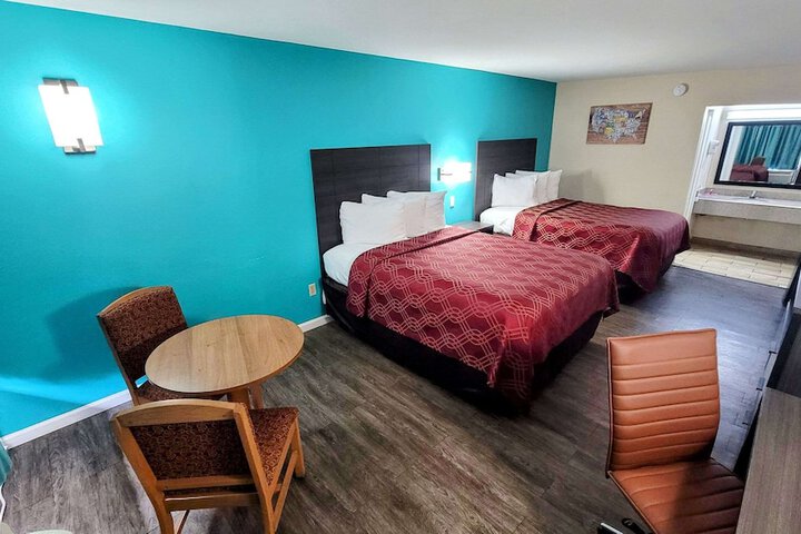 Room 25 of 37