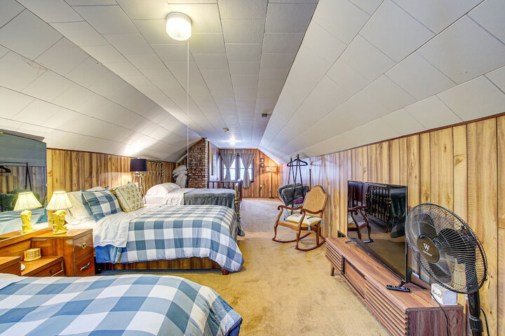 Waterfront Shawano Vacation Rental w / Patio!