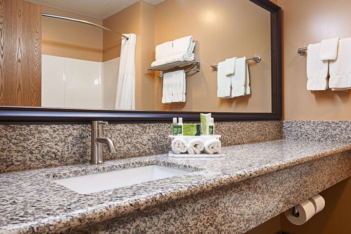 Best Western Plus Coldwater Hotel