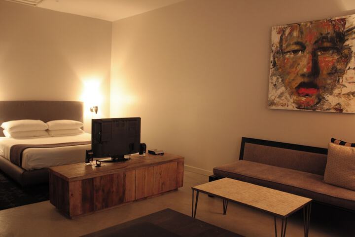 Room 9 of 21