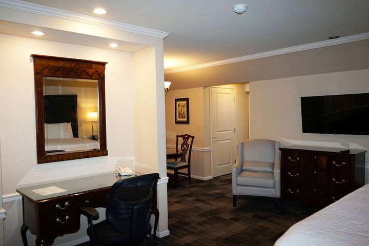 Room 9 of 42