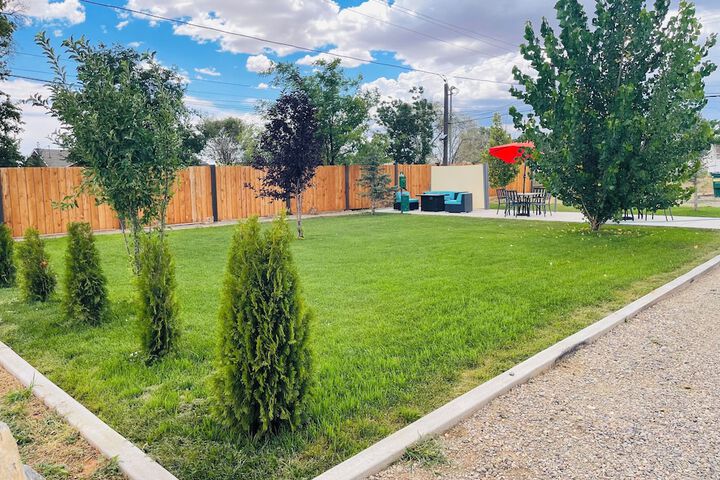 Blue Sage Inn & Suites