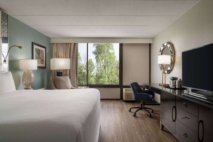 Room 13 of 20