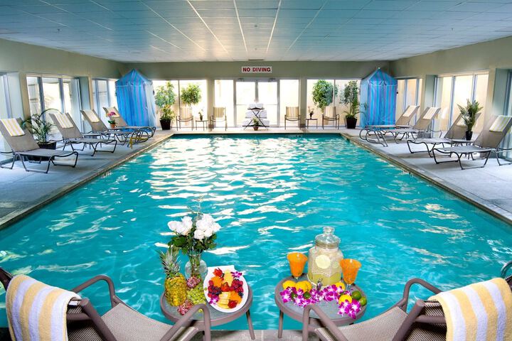 DOUBLETREE BY HILTON NORWALK