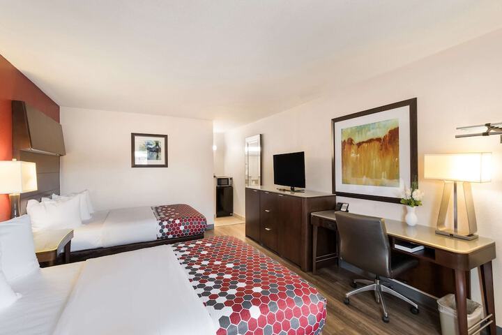 Room 17 of 27
