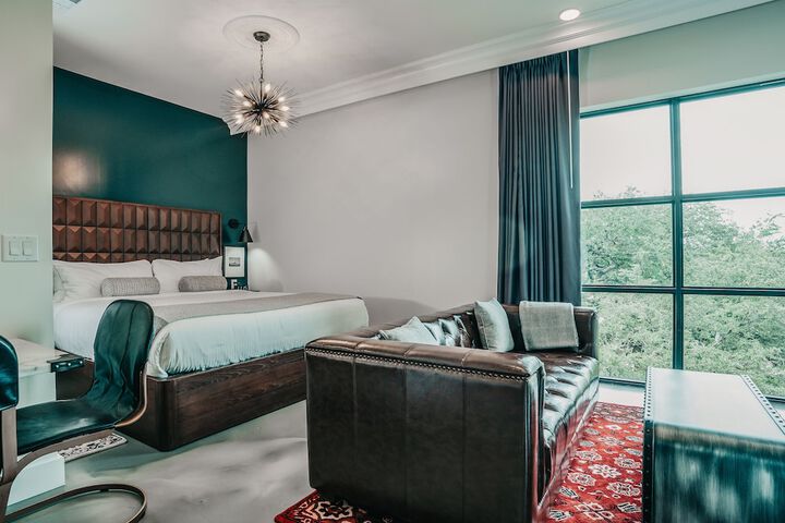 Room 43 of 59