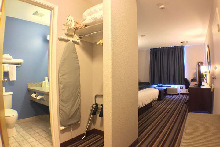 Super 8 by Wyndham Fort Frances