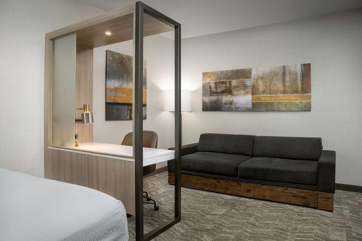 Room 16 of 33