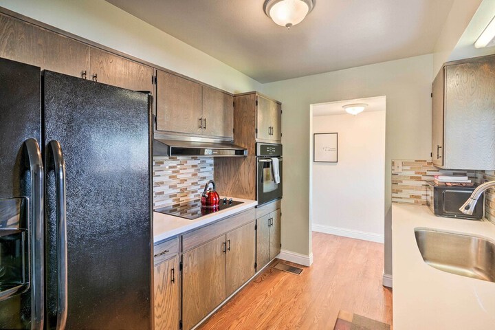 1 Mi to Main Street Sutter Creek: Poolside Oasis!