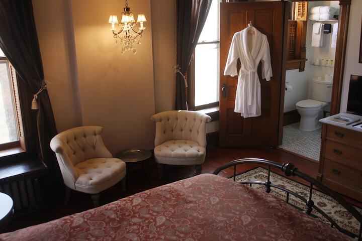 The Gage Mansion B & B