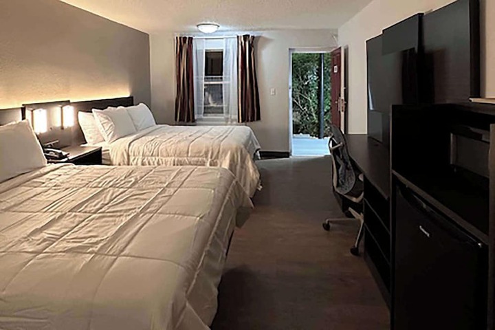 Room 19 of 38
