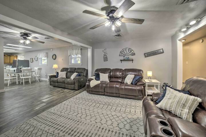 Near Mines & Meadows: Spacious Home w / Game Room