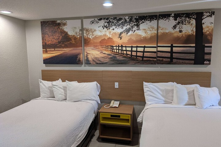 Room 10 of 25