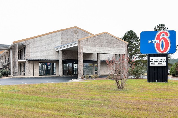 Motel 6 Kenly NC