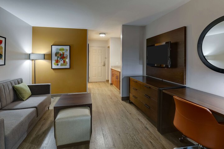 Room 27 of 52