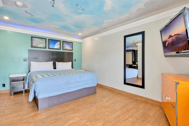 Room 13 of 41
