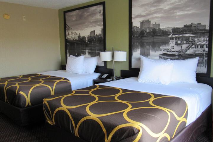 Super 8 by Wyndham New Cumberland