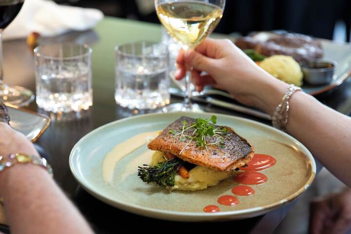 Dining 103 of 136