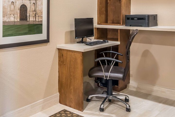 Business Center 38 of 38