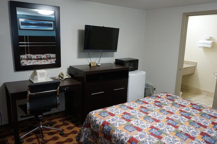 Room 9 of 26
