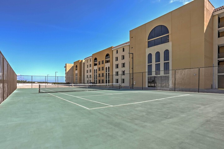 Beachfront Bliss on Dauphin Island w / Pool Access!