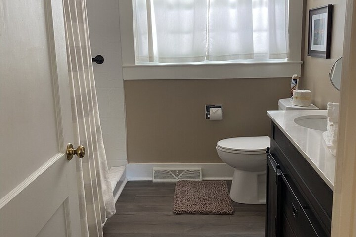 Room 104 of 175