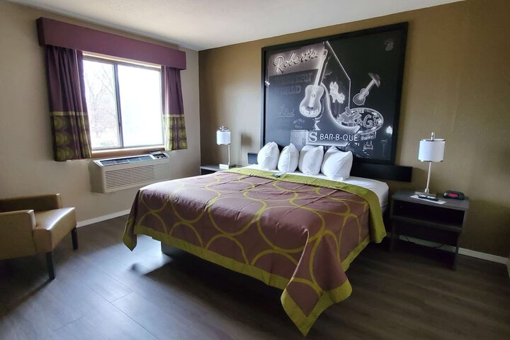 Super 8 by Wyndham Paris