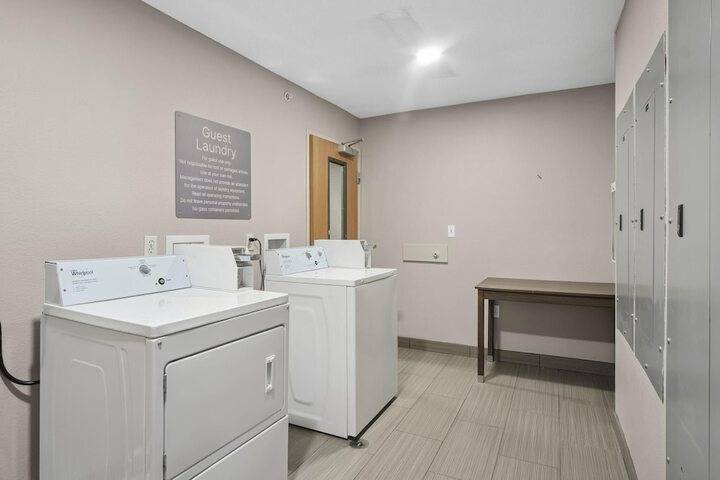Sonesta Essential Hotels & Suites Kansas City / Blue Springs