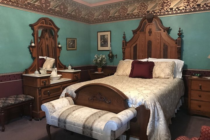 Grand Victorian B & B Inn