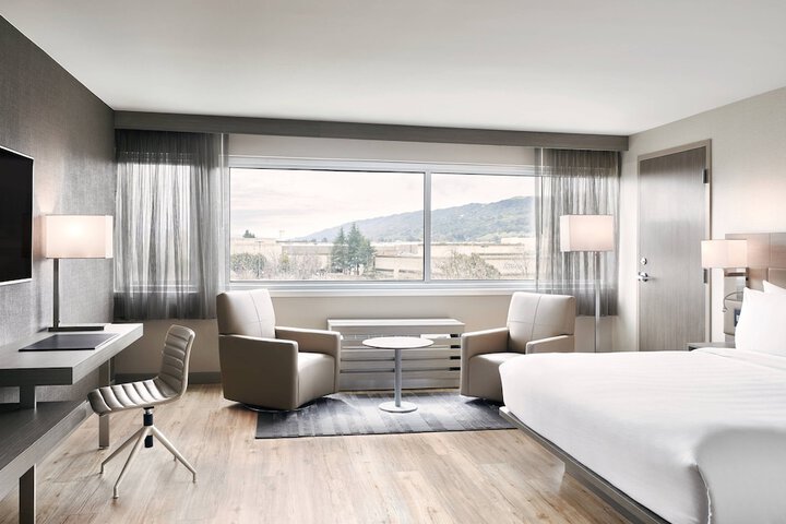 Room 34 of 64